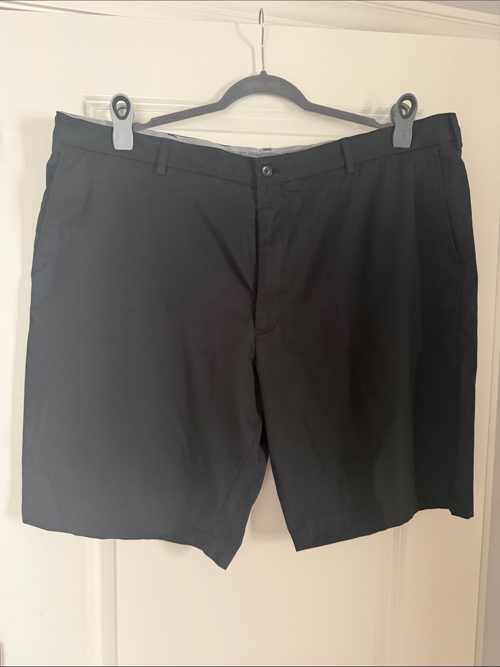 Walter Hagen Black Flat-Front Men's Shorts